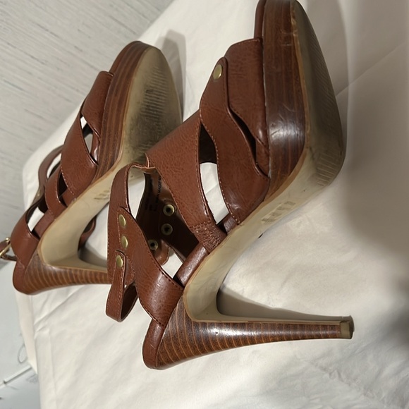 Shoes - Picture 6 of 6